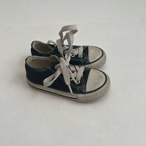 Toddler Black Converse Sneakers Size 6